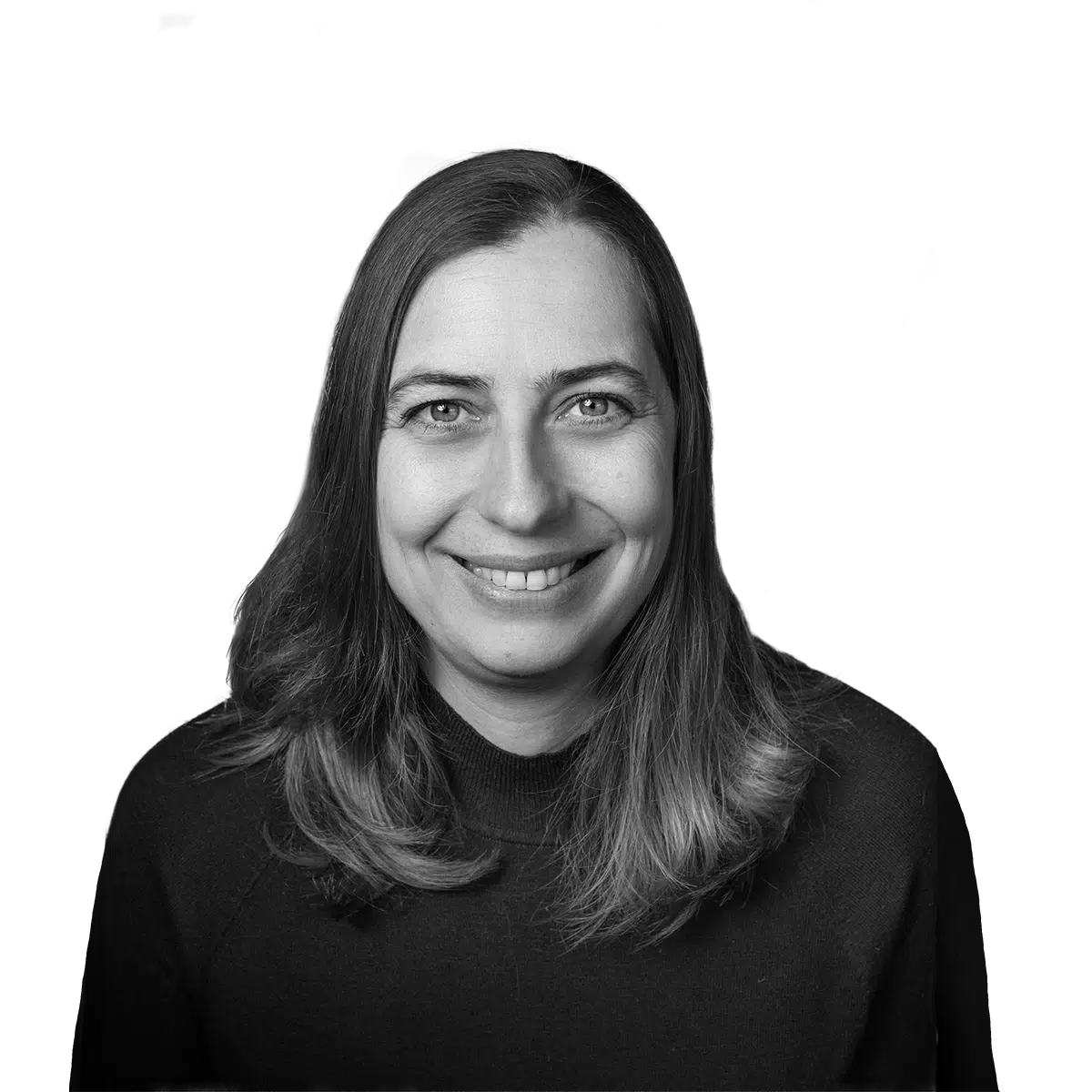 Schwarz-Weiß-Porträt einer lächelnden Frau namens Katharina.